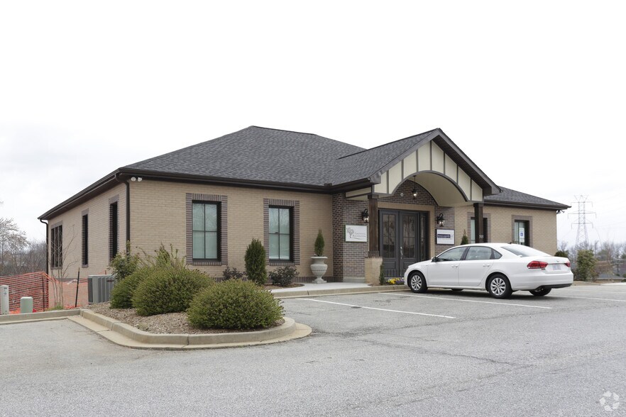 More Photos Of 501 Roper Creek Dr, Greenville Medical For Sale