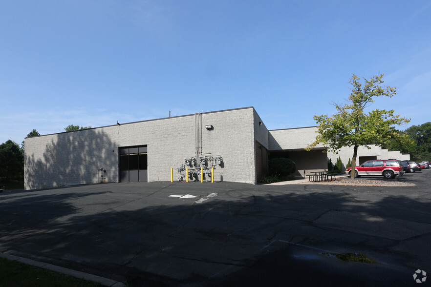 Primary Photo Of 15225-15305 Minnetonka Blvd, Minnetonka Warehouse For Lease