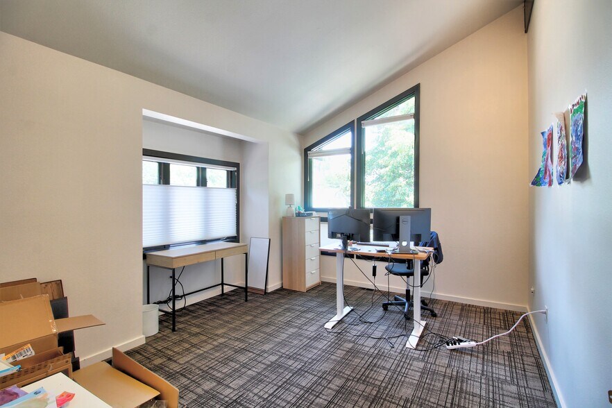 More Photos Of 595 Canyon Blvd, Boulder Office For Lease
