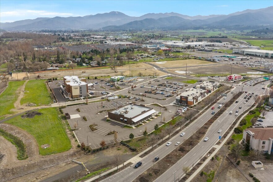 More Photos Of 1445 Center Dr, Medford Restaurant For Lease