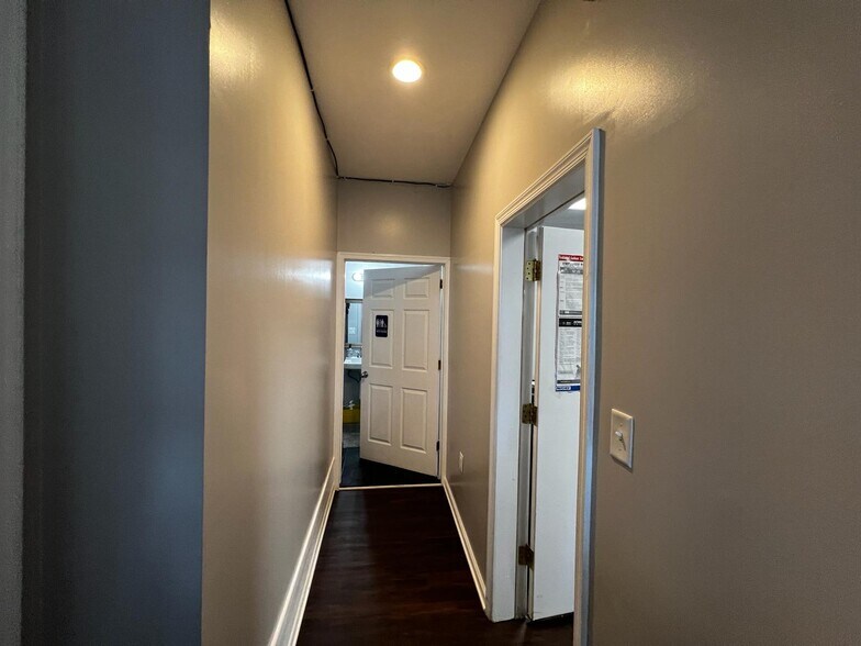 More Photos Of 2712 Sparrows Point Rd, Baltimore Light Manufacturing For Sale