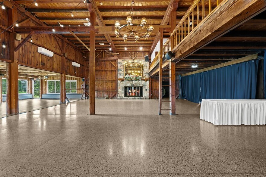 More Photos Of 9512 E Lippincott Blvd, Davison Golf Course Driving Range For Sale