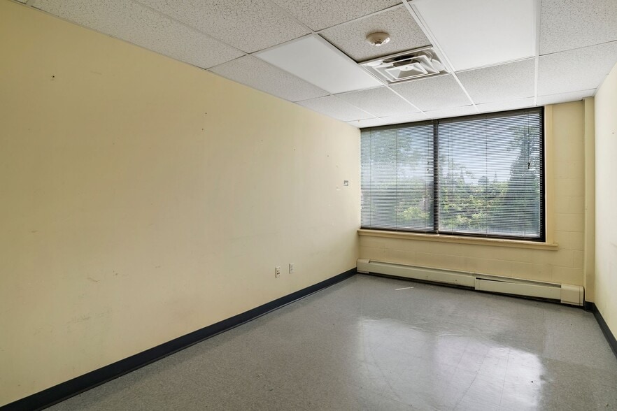 More Photos Of 235 Chestnut St, Springfield Office For Lease