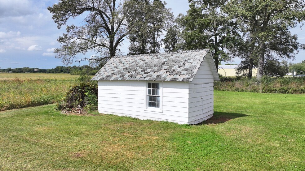 More Photos Of 11250 Dixie Hwy, Birch Run Land For Sale