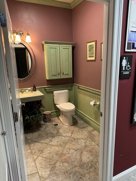 More Photos Of 2160 S 6th St, Springfield Industrial For Sale