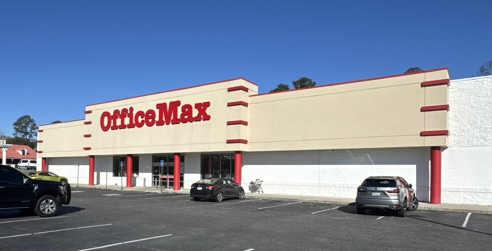 More Photos Of 1531 Baytree Rd, Valdosta Storefront Retail Office For Lease