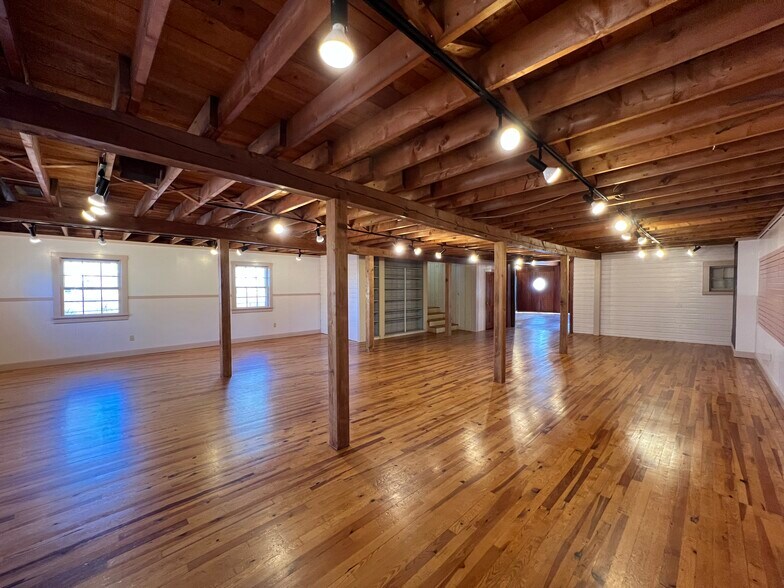 More Photos Of 80 Lafayette Rd, Hampton Falls Freestanding For Lease