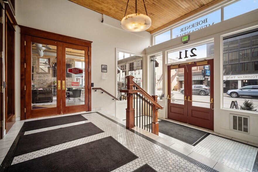 More Photos Of 211 N Franklin St, Port Washington Office For Lease