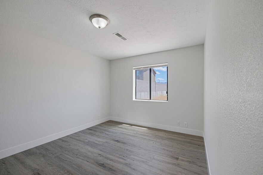 More Photos Of 126 E 1st North St, Mesquite Multifamily For Sale