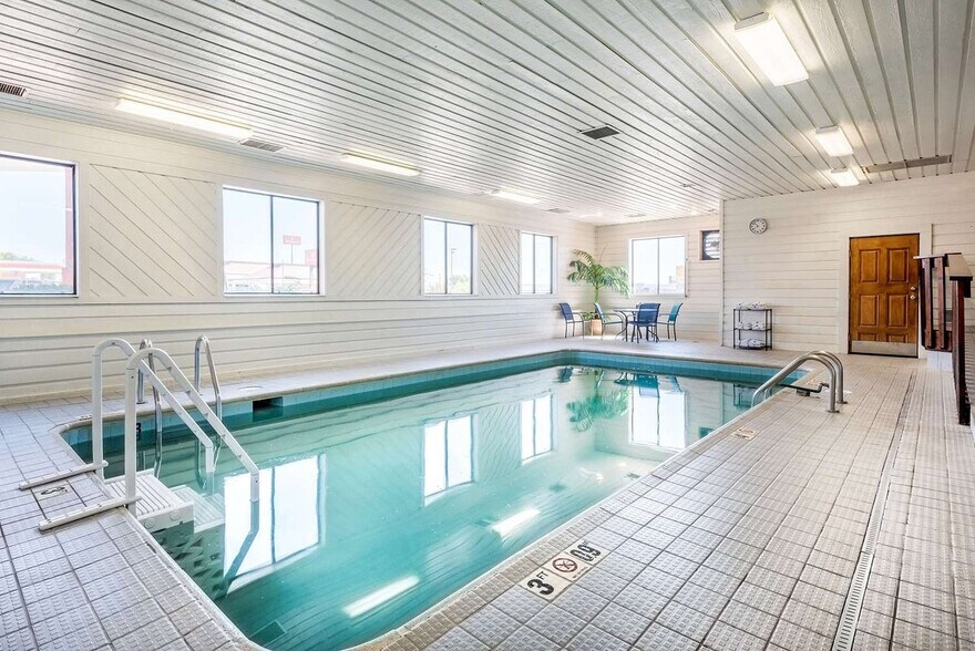 More Photos Of 670 Eagleridge Blvd, Pueblo Hotel For Sale