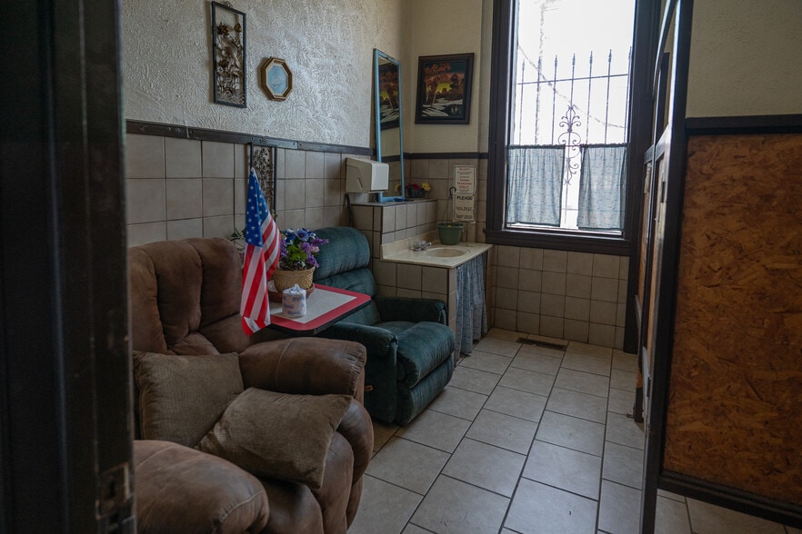 More Photos Of 401 E Broadway St, Muskogee Lodge Meeting Hall For Sale