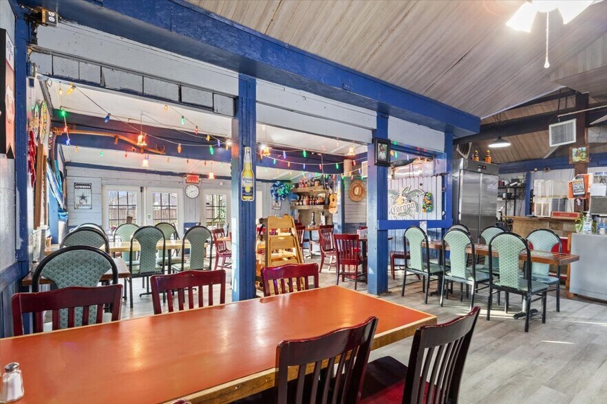 More Photos Of 495 Van Alstyne Pky, Van Alstyne Restaurant For Sale