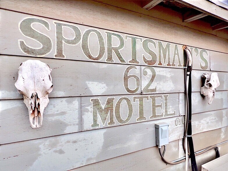 More Photos Of 413 W Broadway St, Hollis Hotel For Sale