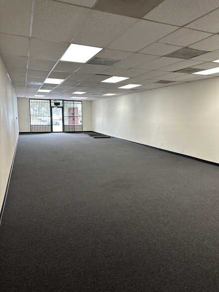 More Photos Of 521-595 S Azusa Way, La Puente General Retail For Lease