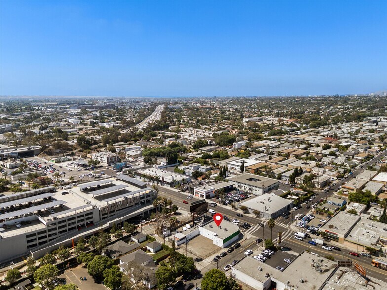 More Photos Of 2000 S La Cienega Blvd, Los Angeles Storefront For Lease