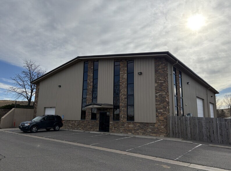 More Photos Of 1280 Rock Creek Cir, Lafayette Warehouse For Lease