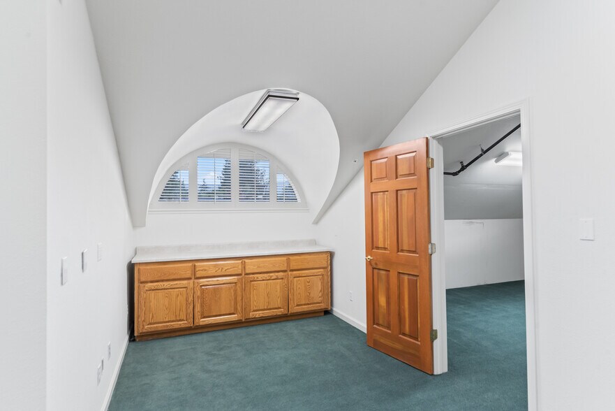 More Photos Of 477 S San Antonio Rd, Los Altos Medical For Sale