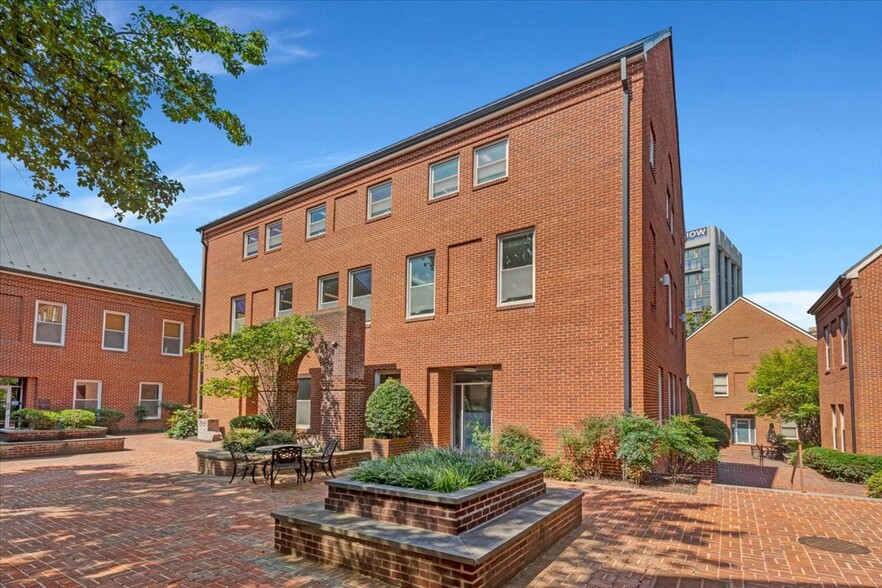More Photos Of 4220 King St, Alexandria Office For Sale