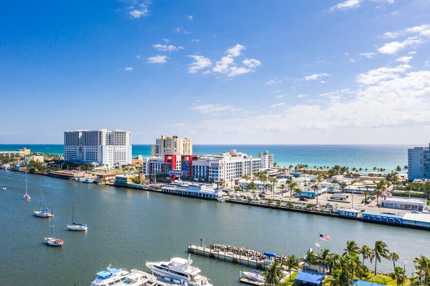 More Photos Of 777 N Ocean Dr, Hollywood Hotel For Lease