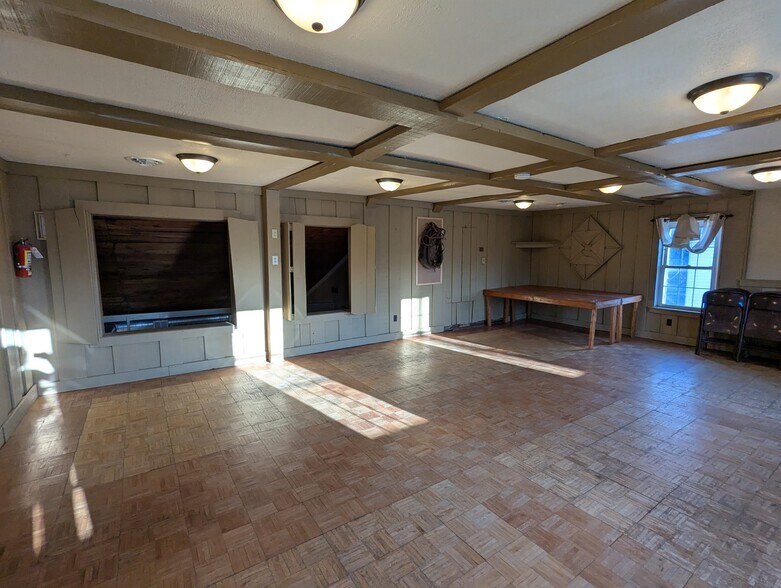 More Photos Of 17 Main St, Ballston Lake Restaurant For Lease