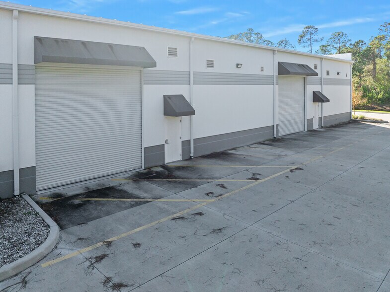 More Photos Of 836 Bill France Blvd, Daytona Beach Warehouse For Lease