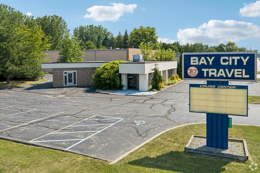 More Photos Of 4335 Wilder Rd, Bay City Office For Sale