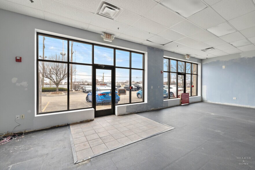 More Photos Of 450 N Route 31, Crystal Lake Fast Food For Lease