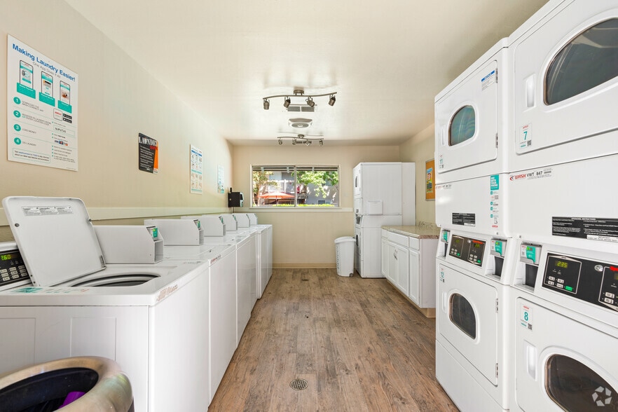 More Photos Of 555 Douglas St, West Sacramento Apartments For Sale