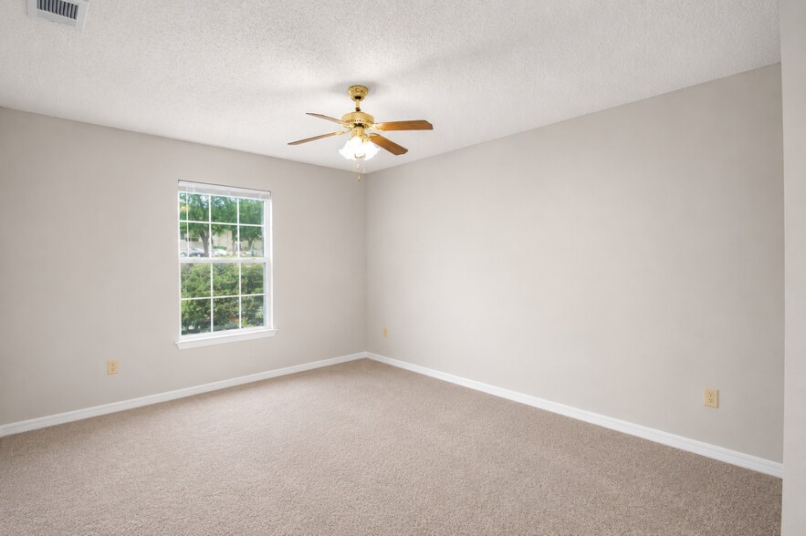 More Photos Of 2303 W Michigan Ave, Pensacola Apartments For Sale