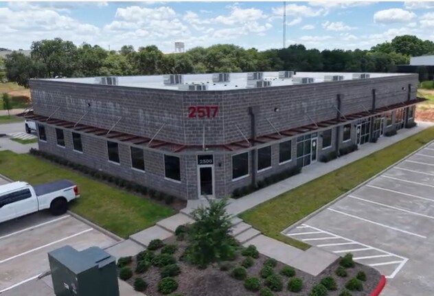 More Photos Of 2519 N Frazier St, Conroe Office Residential For Lease