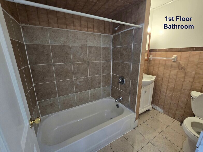 More Photos Of 92-18 Liberty Ave, Ozone Park Storefront Retail Residential For Sale