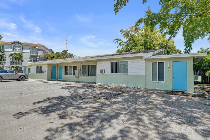 Primary Photo Of 1100 NE 18th Ct, Fort Lauderdale Apartments For Sale