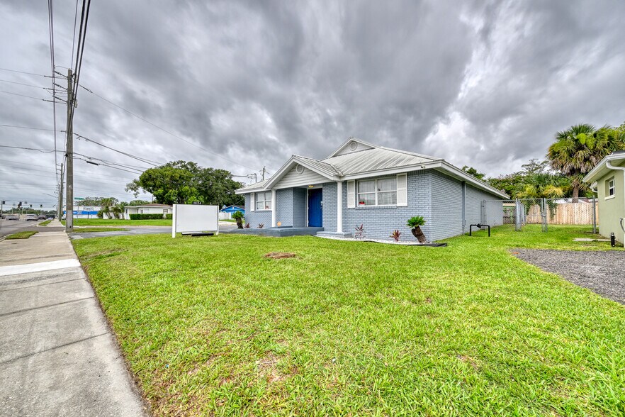 More Photos Of 1824 Blanding Blvd, Jacksonville Medical For Sale