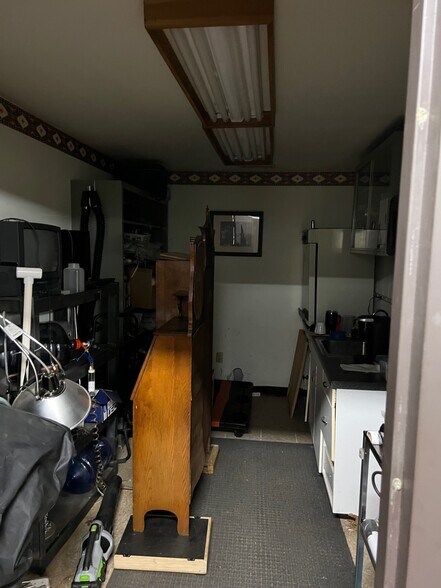 More Photos Of 3026C S Main St, Winston-Salem Veterinarian Kennel For Lease