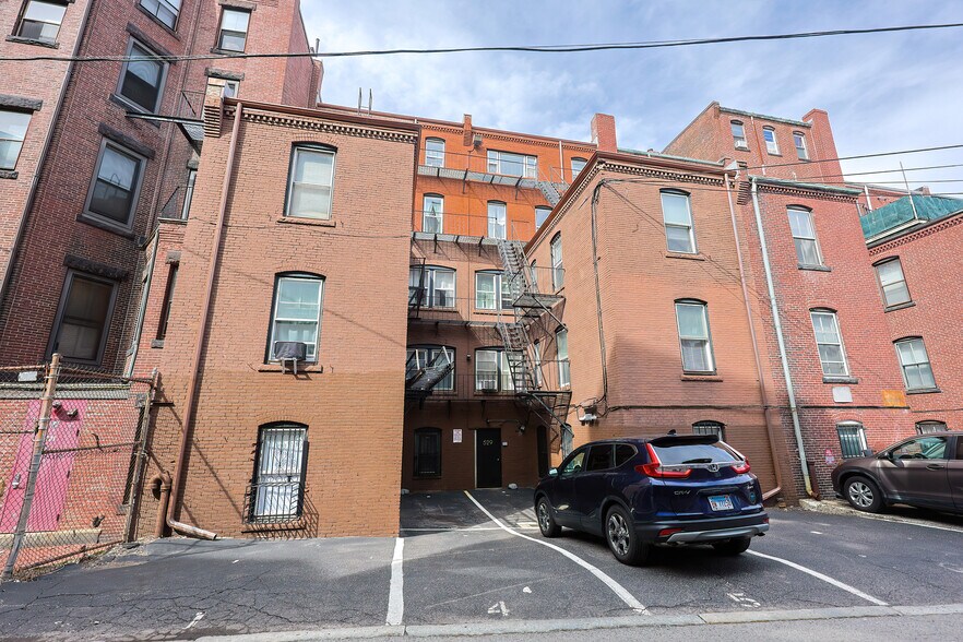 More Photos Of 527-529 Beacon St, Boston Apartments For Sale