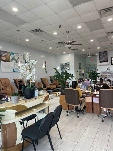 More Photos Of 5810 Main St, Zachary Unknown For Lease