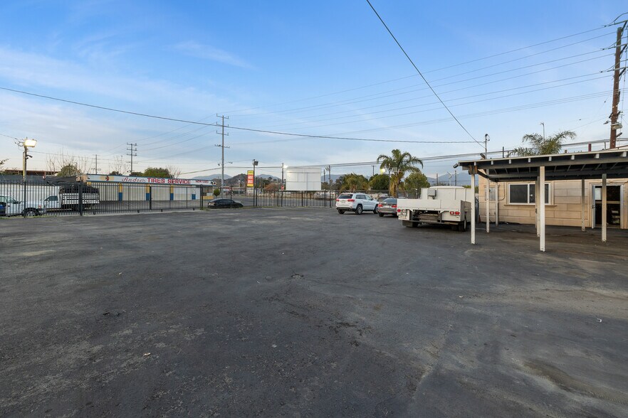 More Photos Of 9979 San Fernando Rd, Pacoima Land For Lease