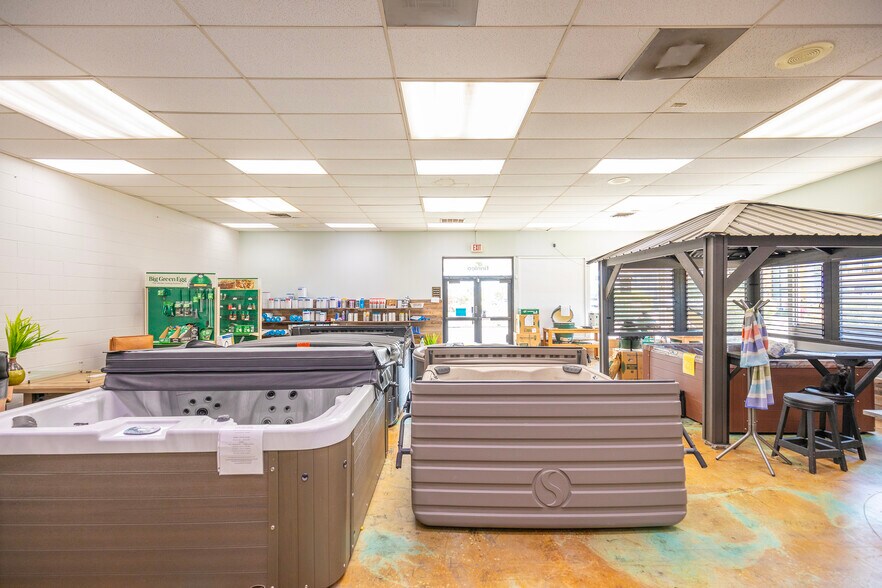 More Photos Of 6531 Folsom Blvd, Sacramento Storefront For Lease