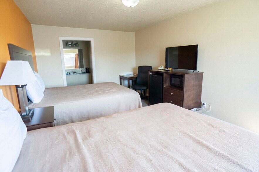 More Photos Of 1208 Oklahoma Ave, Woodward Hotel For Sale