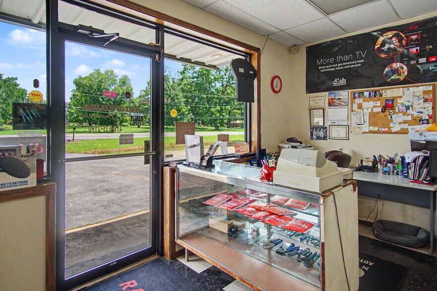 More Photos Of 9123 AR-22, Ratcliff General Retail For Sale