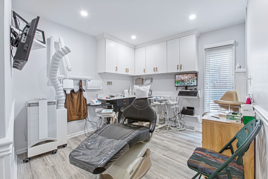 More Photos Of 924 Tall Pine Rd, Mount Pleasant Medical For Sale