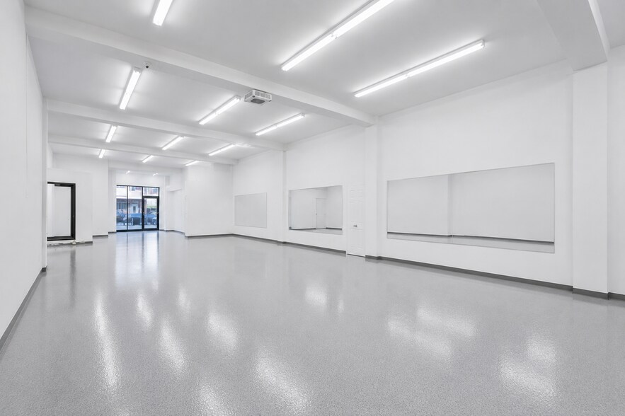 More Photos Of 3554 Rue Bélair, Montréal General Retail For Lease