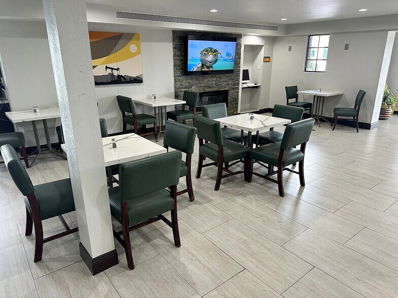 More Photos Of 7603 N Navarro St, Victoria Hotel For Sale