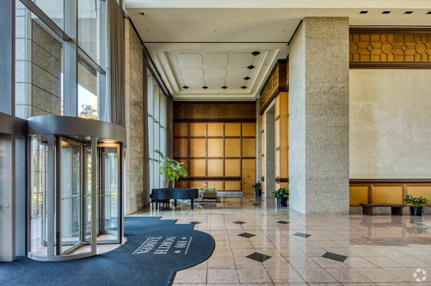 More Photos Of 100 N Tampa St, Tampa Office For Lease