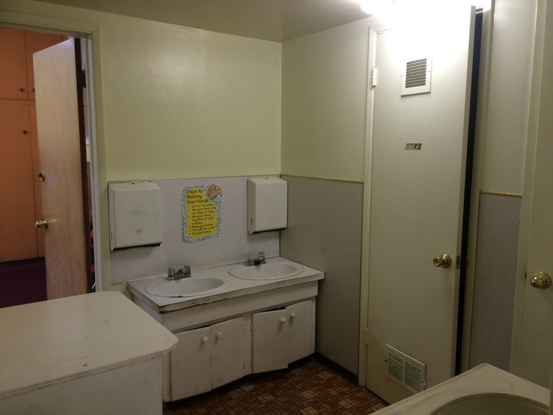 More Photos Of 12065 Paramount Blvd, Downey Storefront For Lease