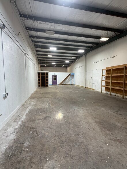 More Photos Of 3899 Ulmerton Rd, Clearwater Storefront For Lease