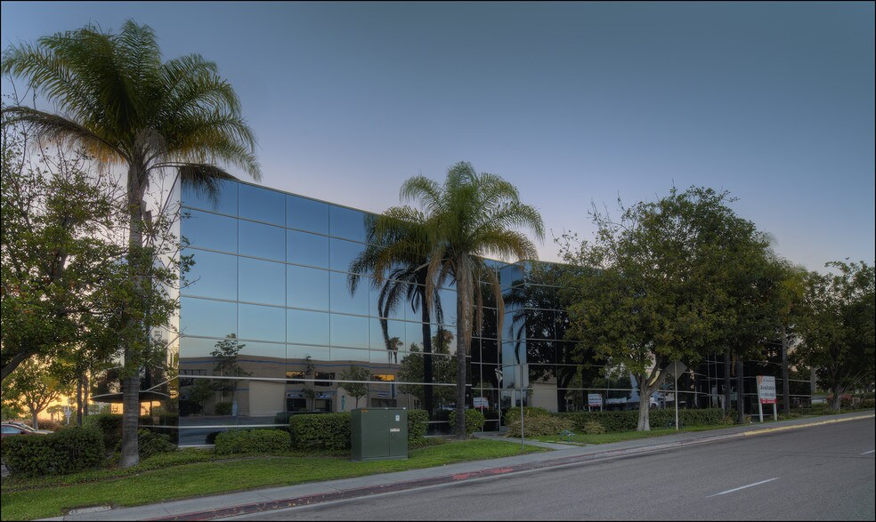 More Photos Of 2320 Paseo de las Americas, San Diego Office For Lease