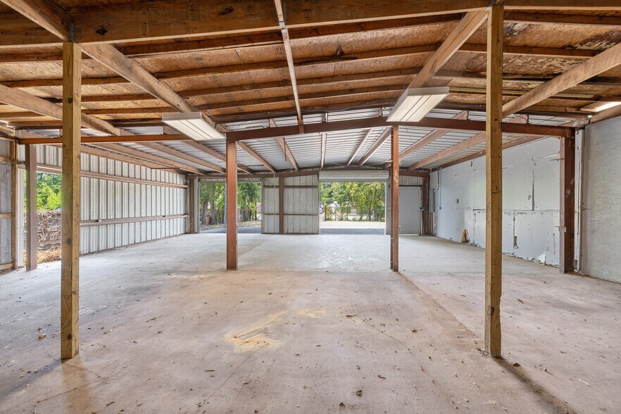 More Photos Of 1929 Havner Ln, Houston Warehouse For Sale
