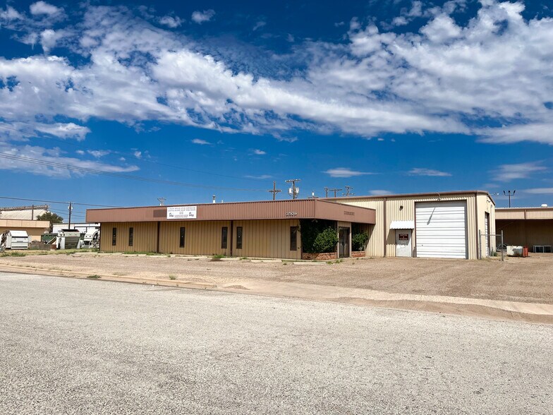 More Photos Of 3509 Globe Ave, Lubbock Warehouse For Lease