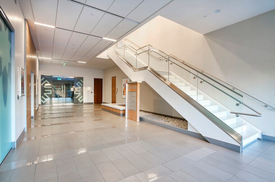 More Photos Of 9000 W Thunderbird Rd, Peoria Medical For Lease